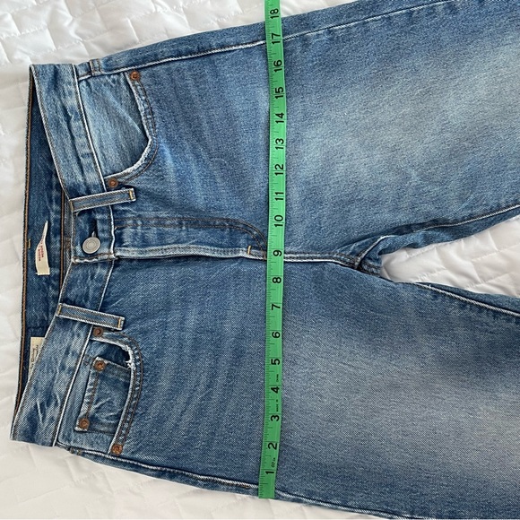 LEVI’S Wedgie Straight Raw Hem Medium Wash High Waisted Jeans - Picture 13 of 14